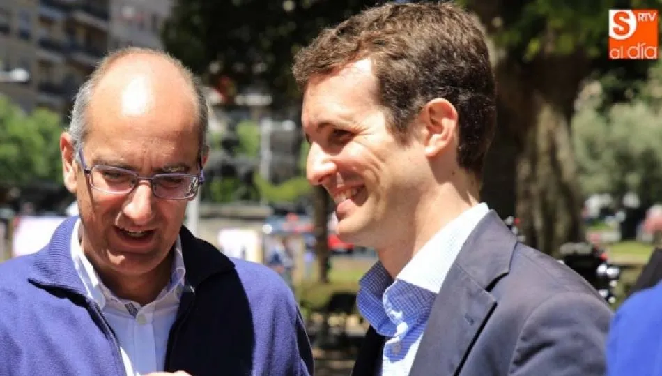 Iglesias y Casado en una visita del ya presidente el PP a Salamanca.