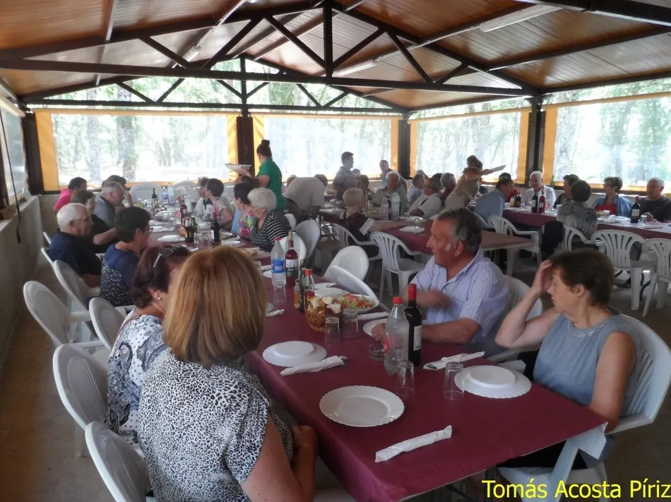 Foto 9 - Las asociaciones de jubilados de El Rebollar celebran una convivencia en Riofr&iacute;o  