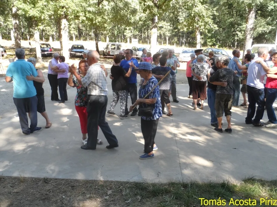 Foto 5 - Las asociaciones de jubilados de El Rebollar celebran una convivencia en Riofr&iacute;o  