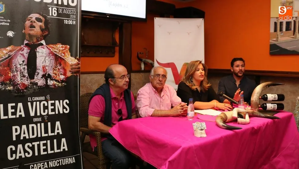 De iz. a der., Alberto Orive, Germán Vicente, María Fuentes y Enrique Luján / CORRAL