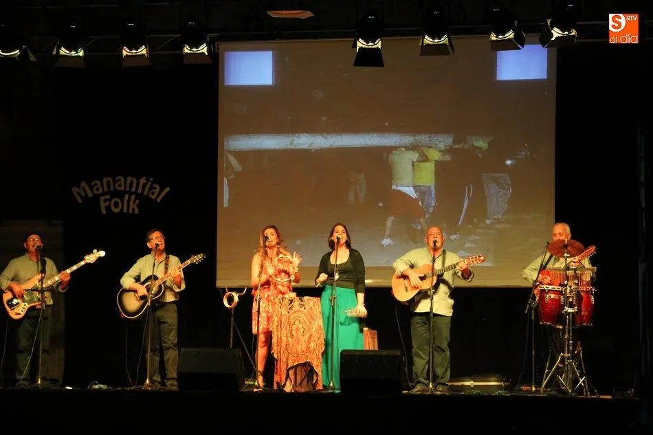 Foto 3 - Manantial Folk pone el acento tradicional a las Noches de Cultura en Vitigudino  