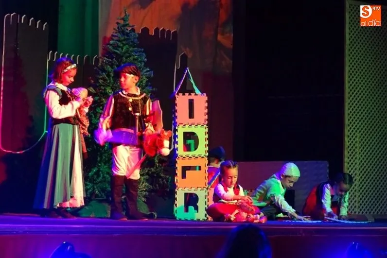 Foto 8 - El grupo ARAL presenta el gran musical de Teresa de Jes&uacute;s    &nbsp;  