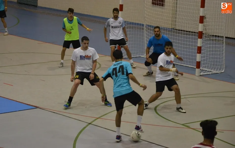 Big Mat tuvo que resistir los últimos 27 con uno menos y portero-jugador de su rival