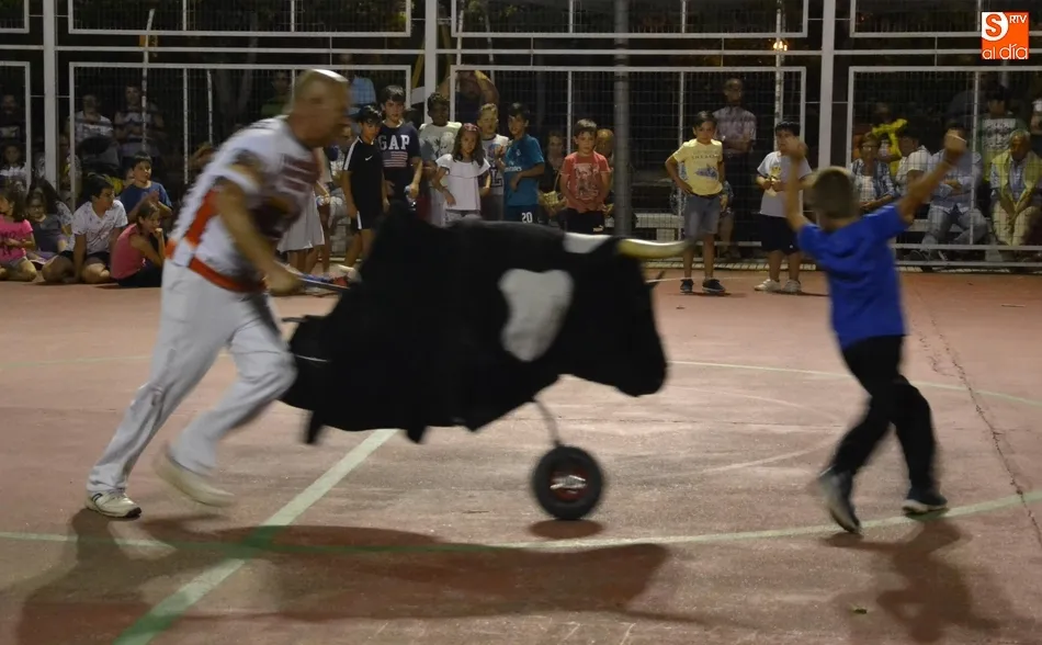 Foto 8 - Gran asistencia a la cita taurina veraniega de Las Canteras, que hasta tuvo un toque internacional  