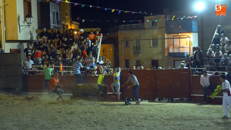 Foto 4 - El preg&oacute;n y la elecci&oacute;n de Reina y Damas abren unas animadas Fiestas de Santiago en Sobradillo