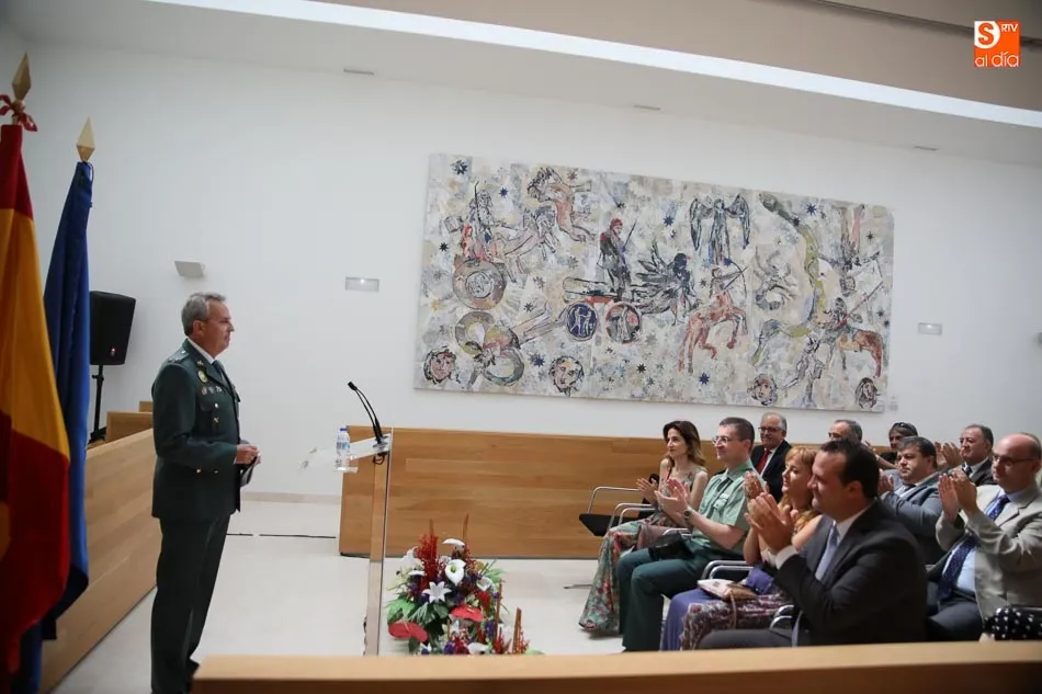 Foto 9 - El Ayuntamiento rinde un merecido homenaje a la Guardia Civil
