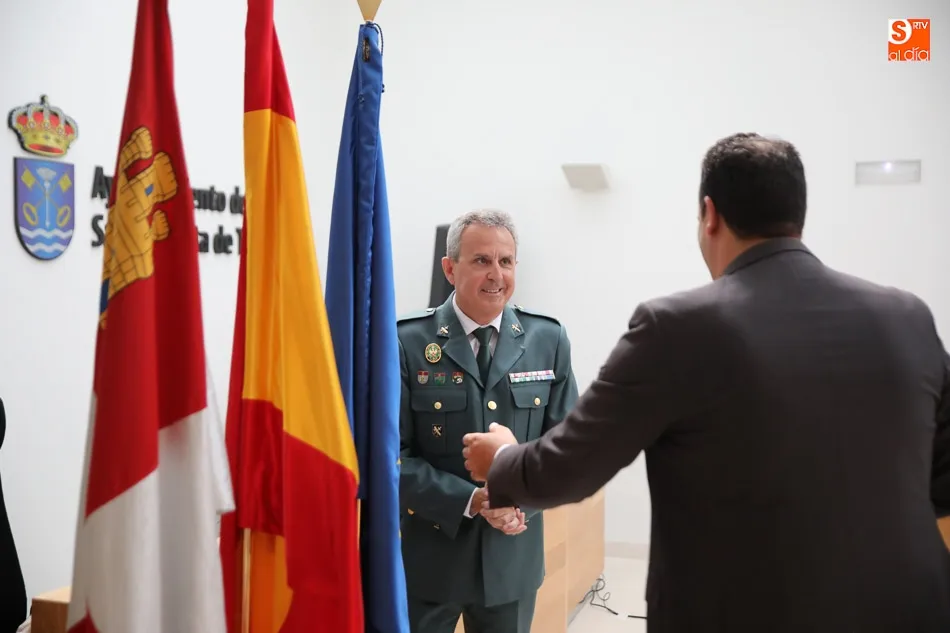 Foto 8 - El Ayuntamiento rinde un merecido homenaje a la Guardia Civil