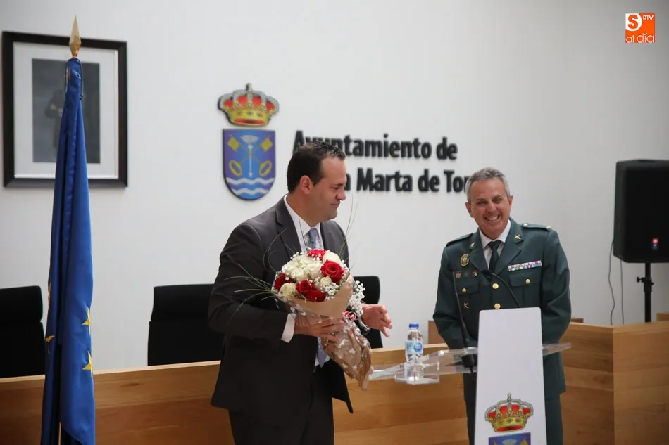 Foto 7 - El Ayuntamiento rinde un merecido homenaje a la Guardia Civil