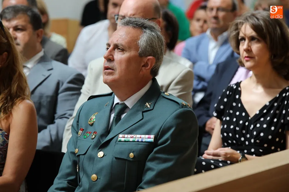 Foto 4 - El Ayuntamiento rinde un merecido homenaje a la Guardia Civil