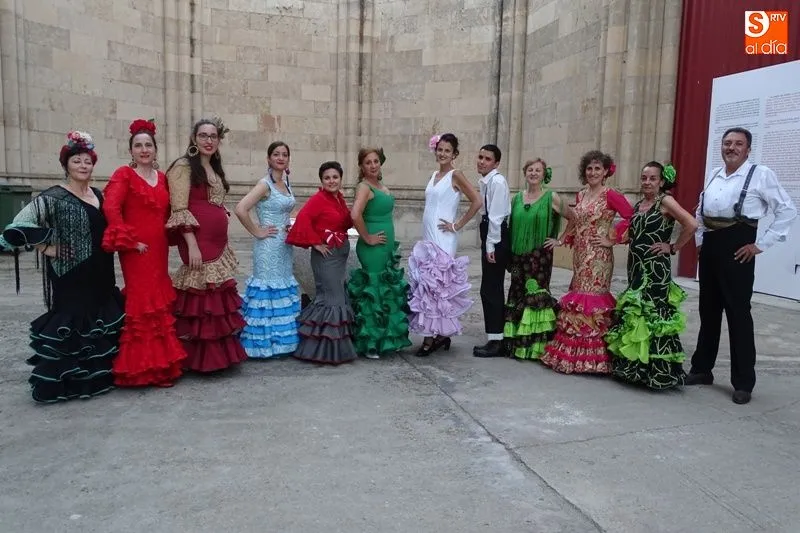 Las integrantes del grupo Con volantes y a lunares