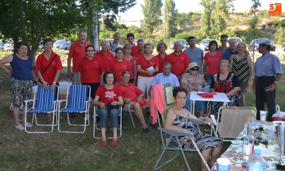 Foto 5 - Las Canteras concluye sus fiestas con un homenaje a varios socios veteranos  