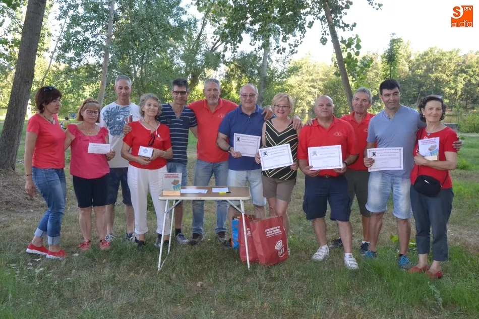 Las Canteras concluye sus fiestas con un homenaje a varios socios veteranos  