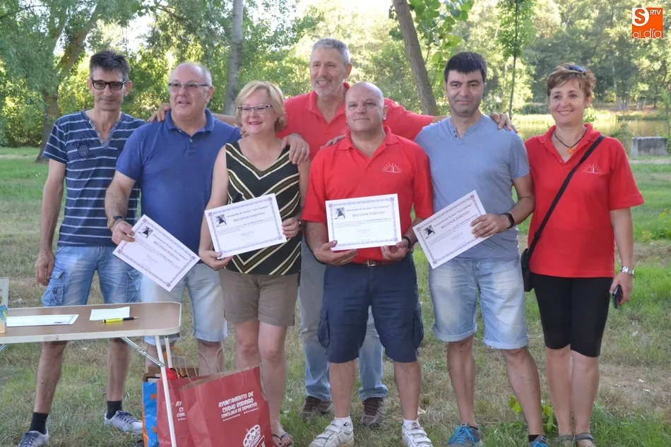 Foto 6 - Las Canteras concluye sus fiestas con un homenaje a varios socios veteranos  