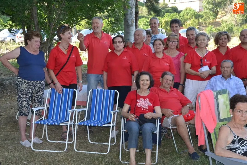 Foto 4 - Las Canteras concluye sus fiestas con un homenaje a varios socios veteranos  