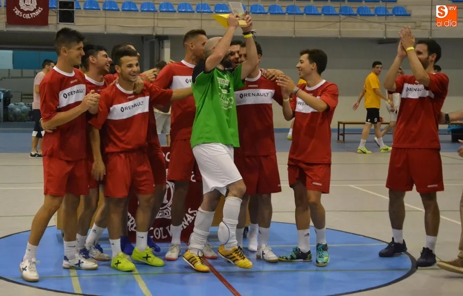 Foto 6 - Renault Vitigudino arrasa en el 2&ordm; Torneo 48 Horas del III Columnas  