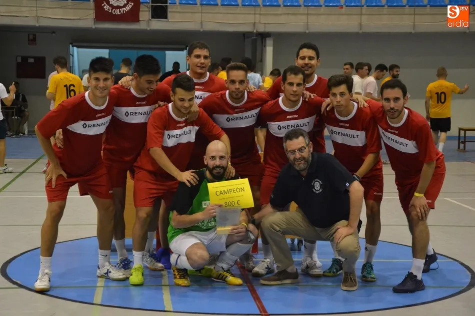 Foto 7 - Renault Vitigudino arrasa en el 2&ordm; Torneo 48 Horas del III Columnas  