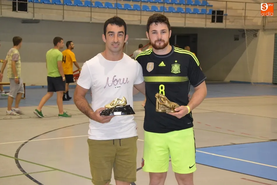 Foto 5 - Renault Vitigudino arrasa en el 2&ordm; Torneo 48 Horas del III Columnas  