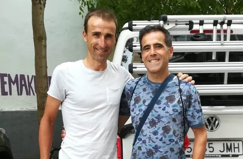 Miguel Barrientos, a la derecha, también coincidió con el exciclista profesional Haimar Zubeldia