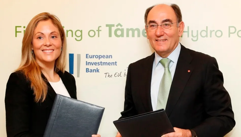 La vicepresidenta del BEI, Emma Navarro, y el presidente y consejero delegado de Iberdrola, el salmantino Ignacio Galán