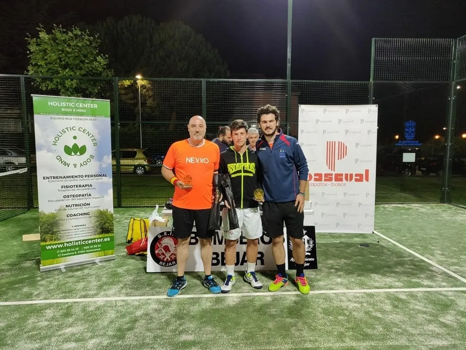 Foto 7 - Reparto de premios a los campeones del I Open Ciudad de Santa Marta