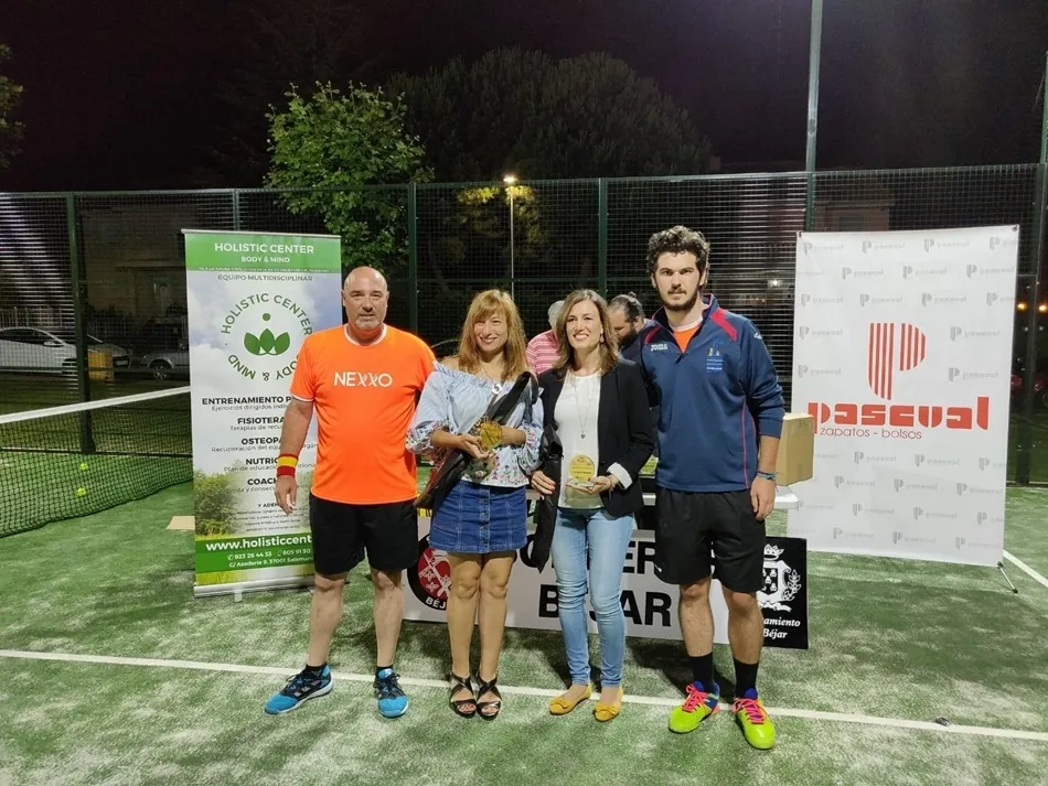 Foto 6 - Reparto de premios a los campeones del I Open Ciudad de Santa Marta