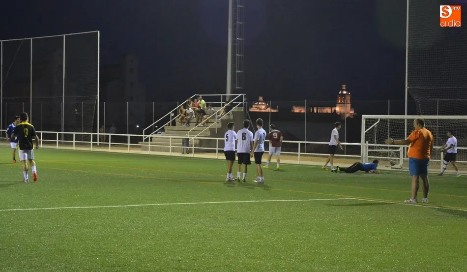 Foto 4 - D&iacute;a 8 | Kiosko Iker con solvencia y La Fuente con algunos apuros, primeros semifinalistas  