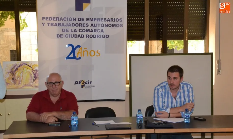 Los empresarios acuerdan solicitar una nueva reunión al Ayuntamiento  