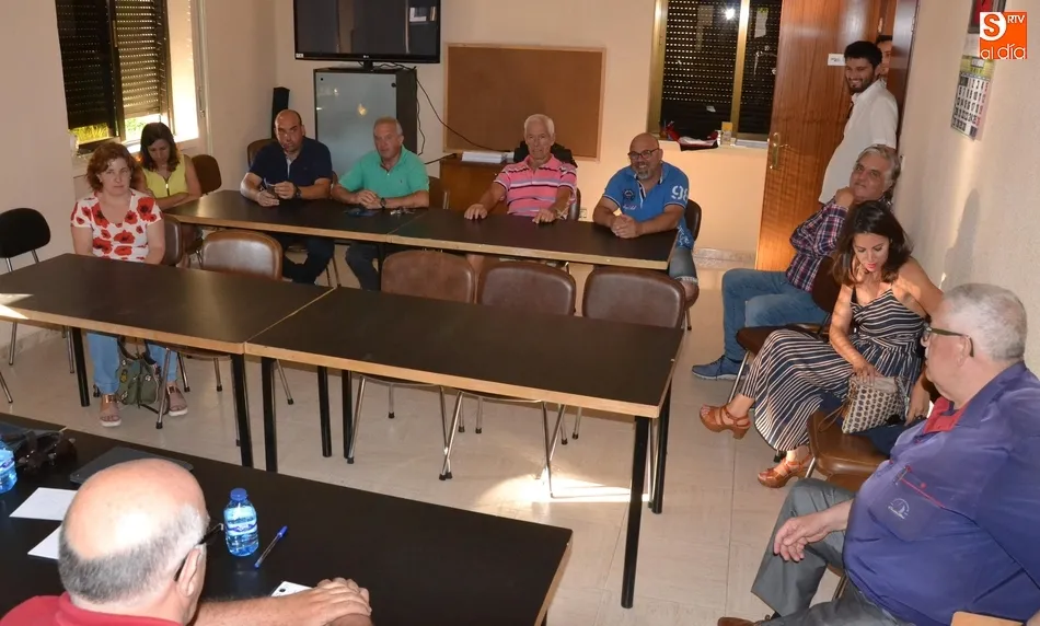 Foto 2 - Los empresarios acuerdan solicitar una nueva reuni&oacute;n al Ayuntamiento  