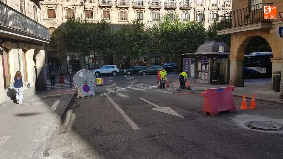 Foto 6 - Complicaciones del tr&aacute;fico en los paseos de Canalejas y San Antonio