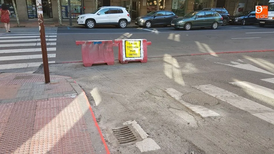 Foto 4 - Complicaciones del tr&aacute;fico en los paseos de Canalejas y San Antonio