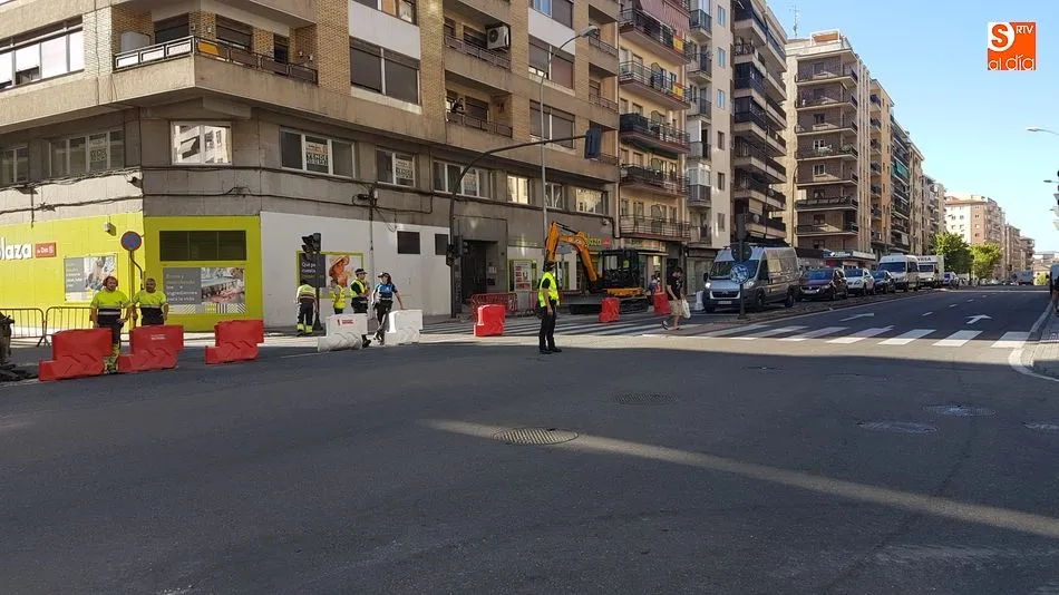 Foto 3 - Complicaciones del tr&aacute;fico en los paseos de Canalejas y San Antonio