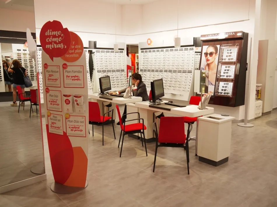 Foto 4 - General &Oacute;ptica ampl&iacute;a y renueva su tienda del Centro Comercial El Tormes