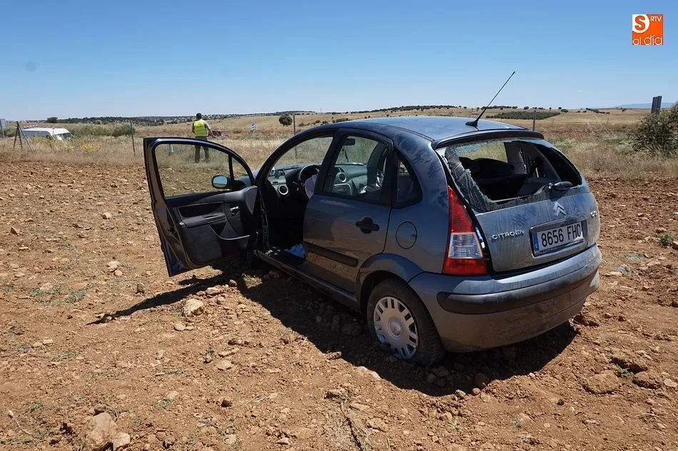 Foto 4 - Trasladan en helic&oacute;ptero a una herida tras un accidente de tr&aacute;fico en Montejo