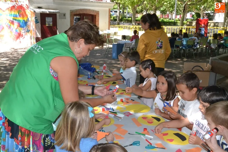 La AECC conciencia a los niños sobre los riesgos del sol  