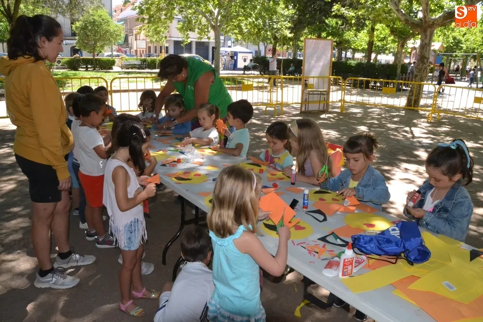 Foto 9 - La AECC conciencia a los ni&ntilde;os sobre los riesgos del sol  