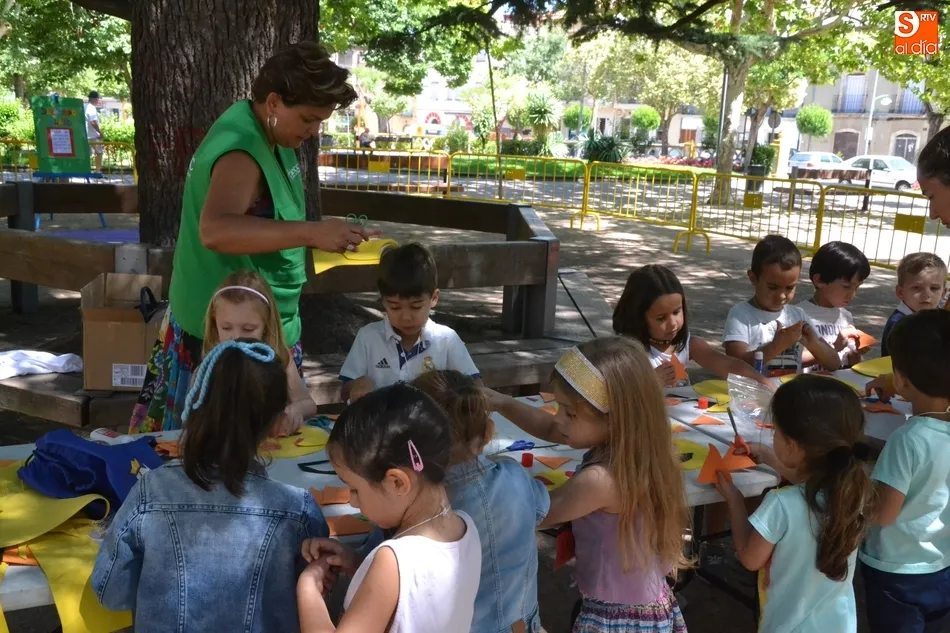 Foto 6 - La AECC conciencia a los ni&ntilde;os sobre los riesgos del sol  