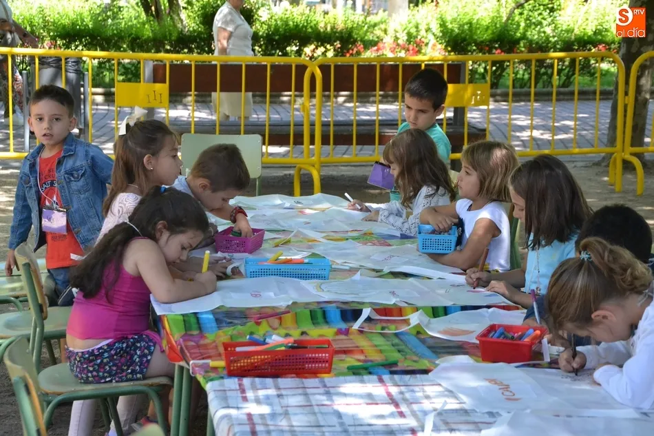 Foto 5 - La AECC conciencia a los ni&ntilde;os sobre los riesgos del sol  