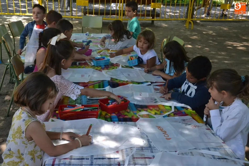 Foto 3 - La AECC conciencia a los ni&ntilde;os sobre los riesgos del sol  