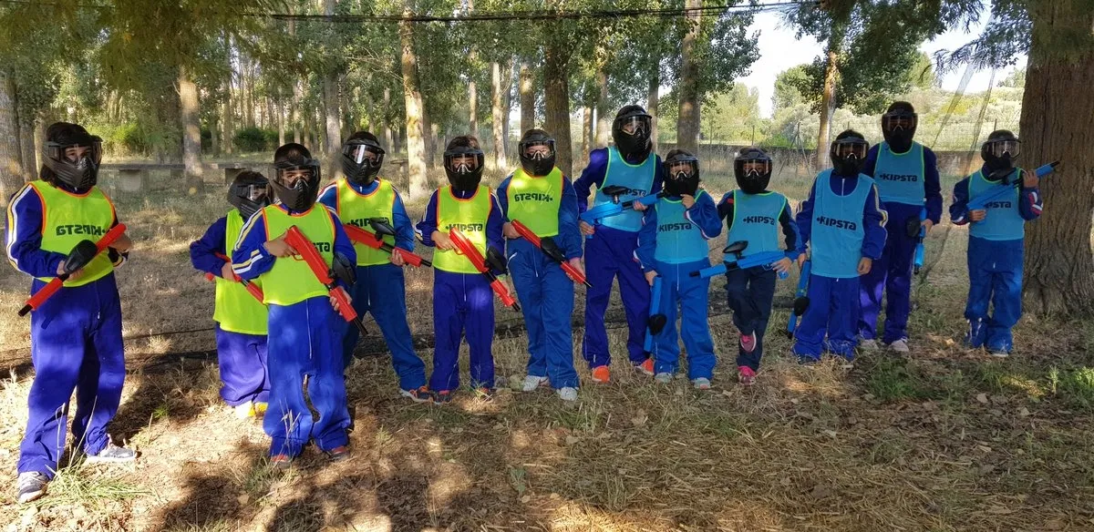 Foto 7 - Un grupo de 35 ni&ntilde;os disfruta de una semana multiaventura con sello mirobrigense  