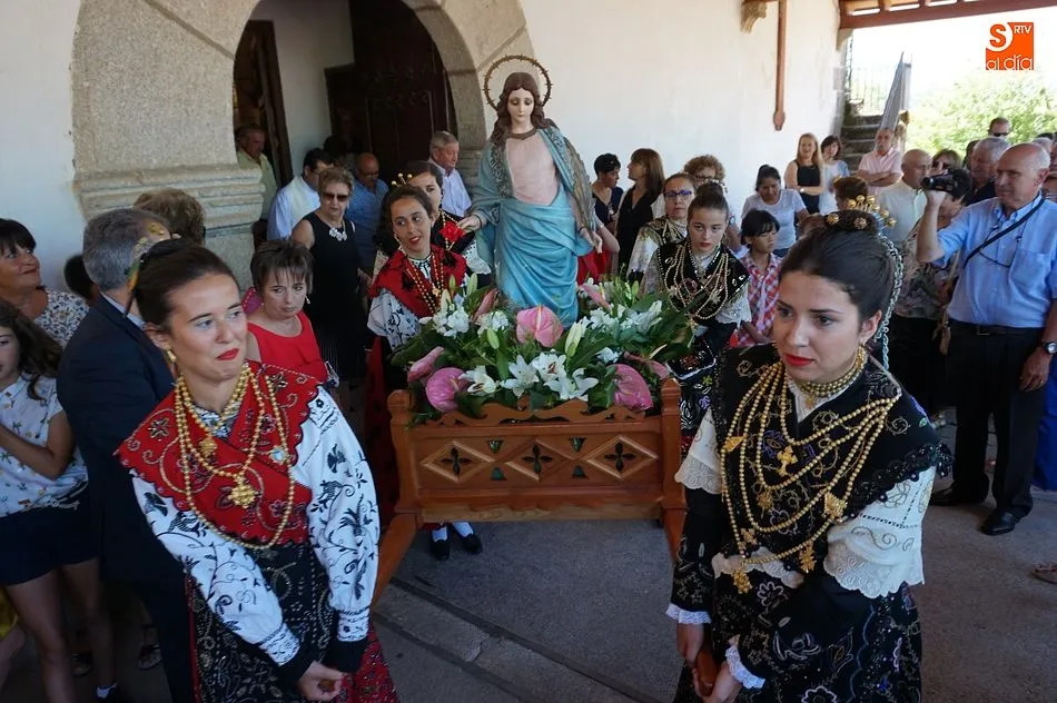La imagen de Santa Martina salió una vez más en procesión