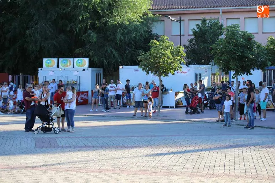 Foto 11 - Santa Marta de Tormes baila al ritmo de Carlos Jean