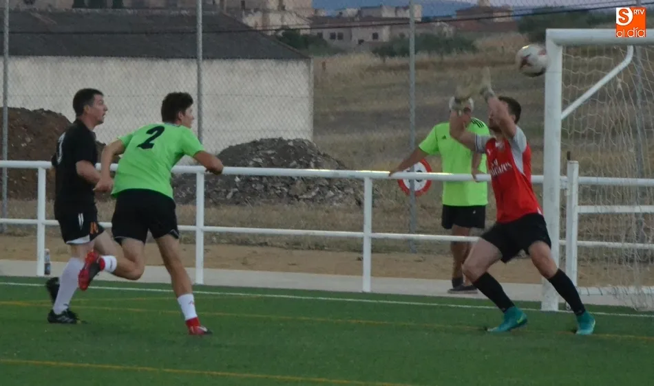 Primer gol de Levante Las Palmas, obra de Juanjo de cabeza