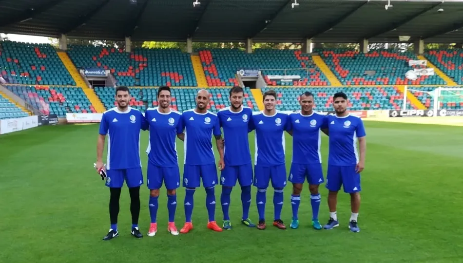 Los jugadores sénior que iniciaron la pretemporada.