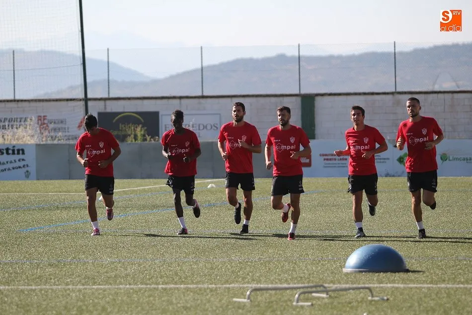 Foto 3 - El CD Guijuelo tiene hoy su primera prueba ante el Zamora