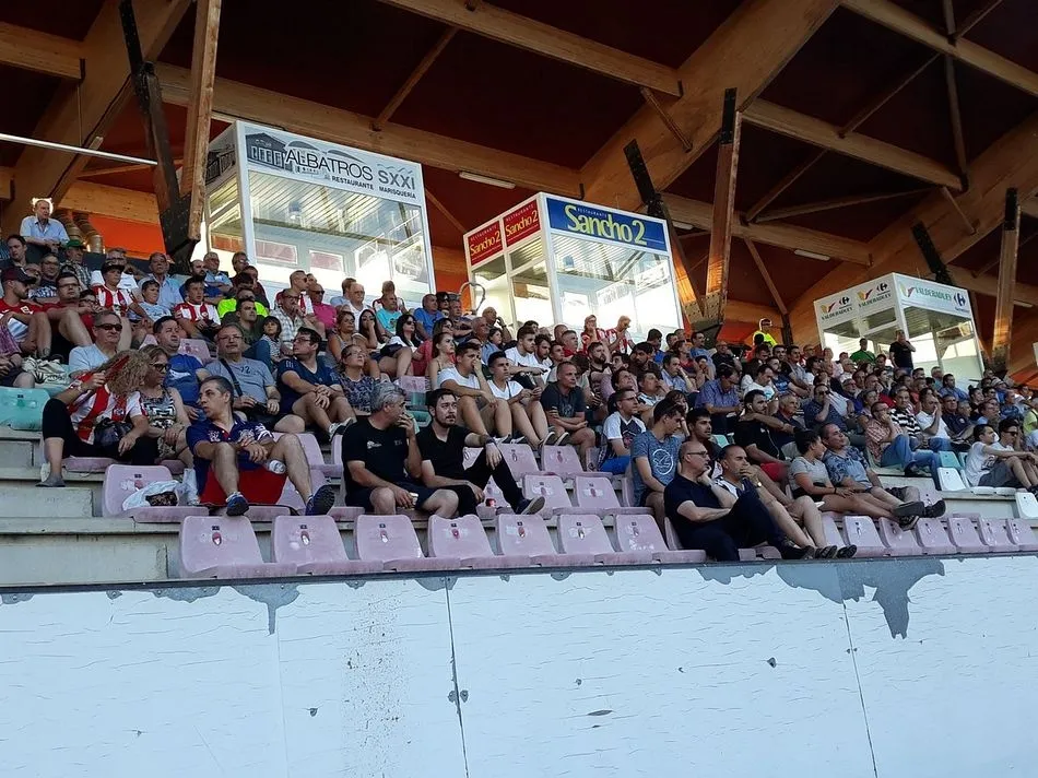 Foto 7 - El CD Guijuelo gana el Trofeo Agust&iacute;n Villar ante un entregado Zamora (1-2)