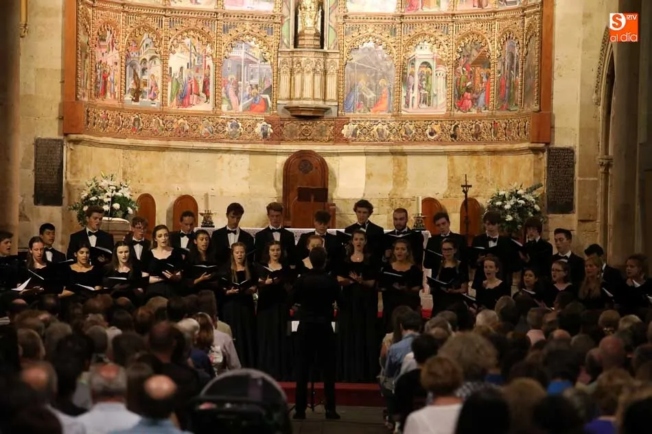 Foto 2 - La Catedral, escenario de lujo para el concierto del coro de Berkshire y la orquesta de guitarra