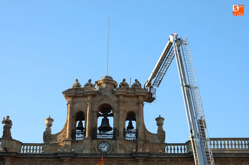 Foto 11 - La Mariseca anuncia las Ferias y Fiestas desde la espada&ntilde;a del Ayuntamiento