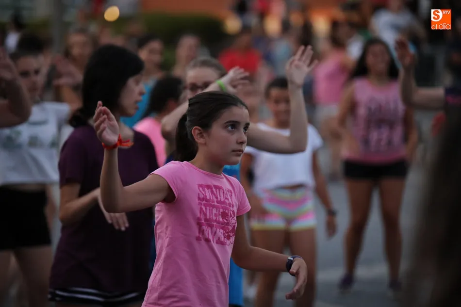 Foto 9 - Santa Marta de Tormes se pone en forma a ritmo de Zumba