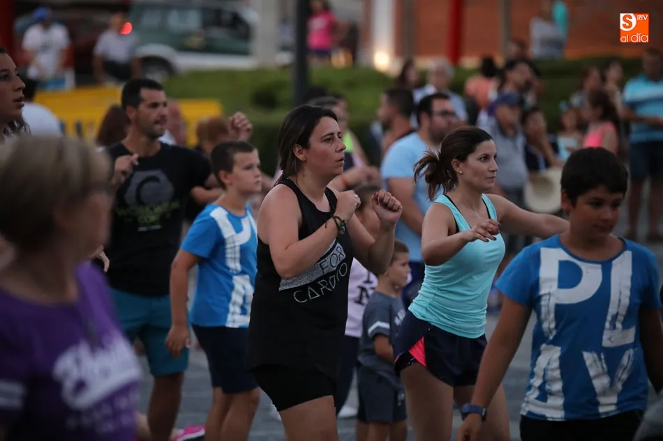 Foto 8 - Santa Marta de Tormes se pone en forma a ritmo de Zumba