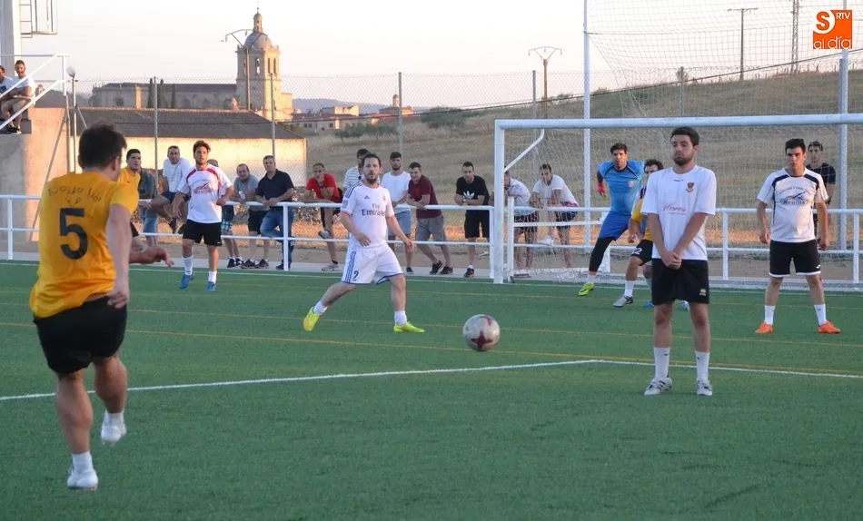 Día 10 | Kiosko Iker/Pub Excalibur y Peluquería Esalza jugarán la gran final  